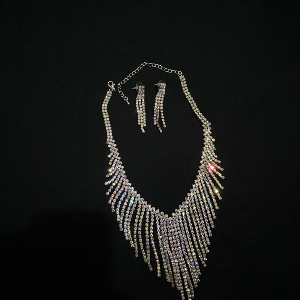 Elegant Silver Necklace and Earring Set